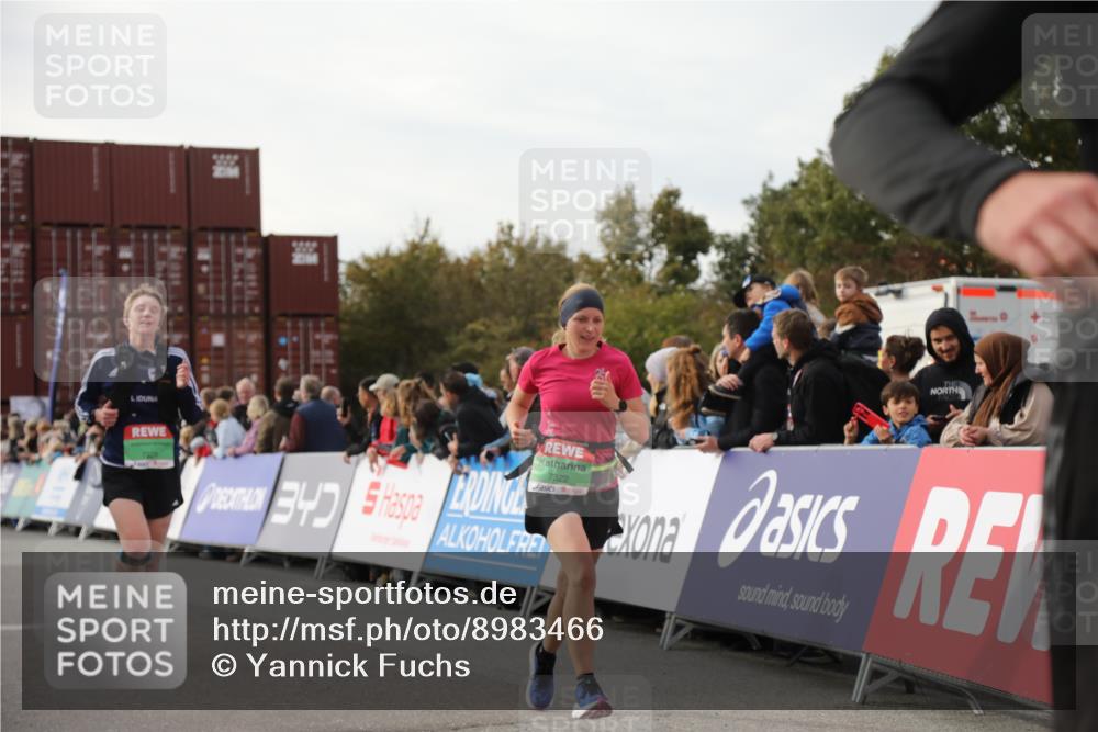 03.10.2025 - Köhlbrandbrückenlauf Yannick Fuchs http://msf.ph/oto/8983466 03.10.2025 16:07:02 Ziel 7174, 7228, 7322, 7995, 8026, 8847, 8866, 8967, 9416, 9417 meine-sportfotos.de