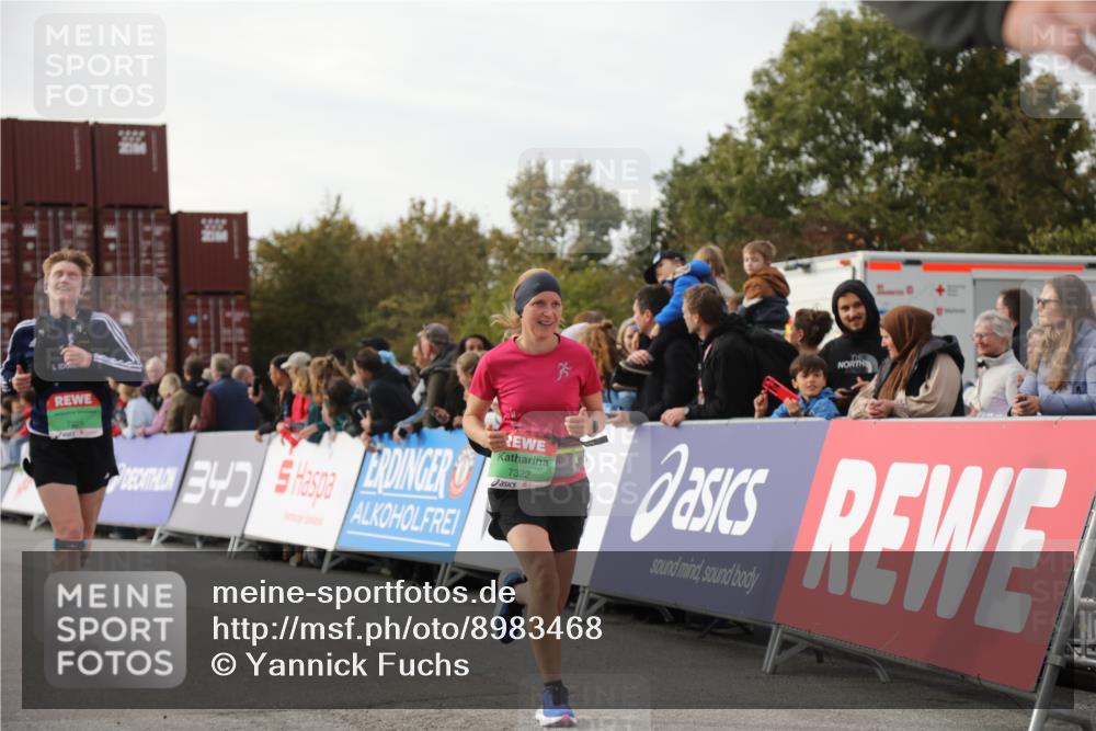 03.10.2025 - Köhlbrandbrückenlauf Yannick Fuchs http://msf.ph/oto/8983468 03.10.2025 16:07:02 Ziel 7174, 7228, 7322, 7995, 8026, 8847, 8866, 8967, 9416, 9417 meine-sportfotos.de