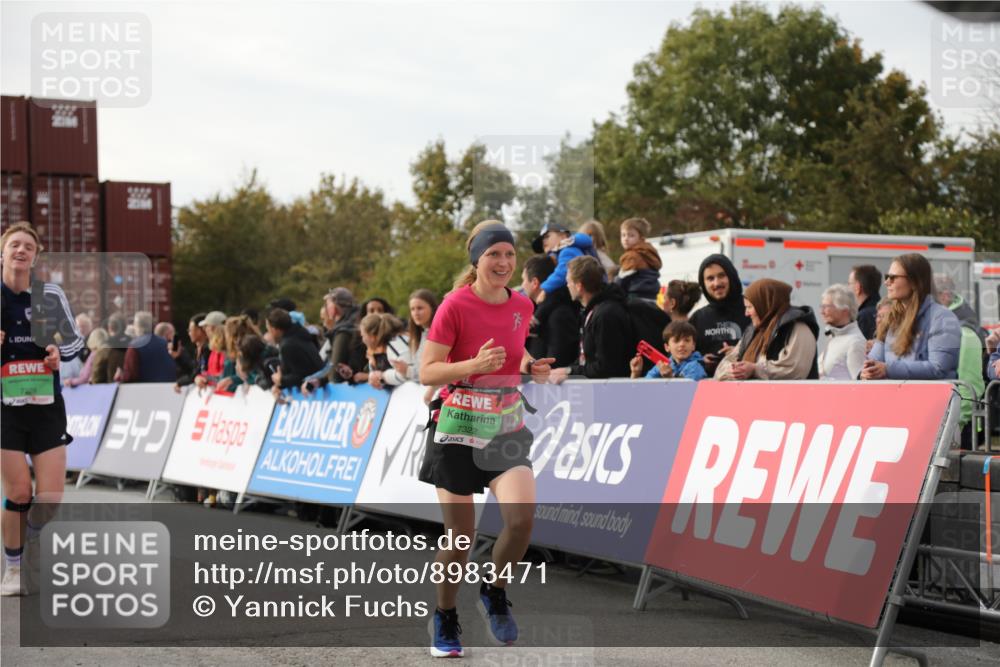03.10.2025 - Köhlbrandbrückenlauf Yannick Fuchs http://msf.ph/oto/8983471 03.10.2025 16:07:02 Ziel 7174, 7228, 7322, 7995, 8026, 8847, 8866, 8967, 9416, 9417 meine-sportfotos.de