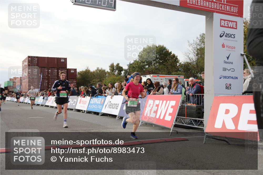 03.10.2025 - Köhlbrandbrückenlauf Yannick Fuchs http://msf.ph/oto/8983473 03.10.2025 16:07:02 Ziel 7174, 7228, 7322, 7995, 8026, 8847, 8866, 8967, 9416, 9417 meine-sportfotos.de