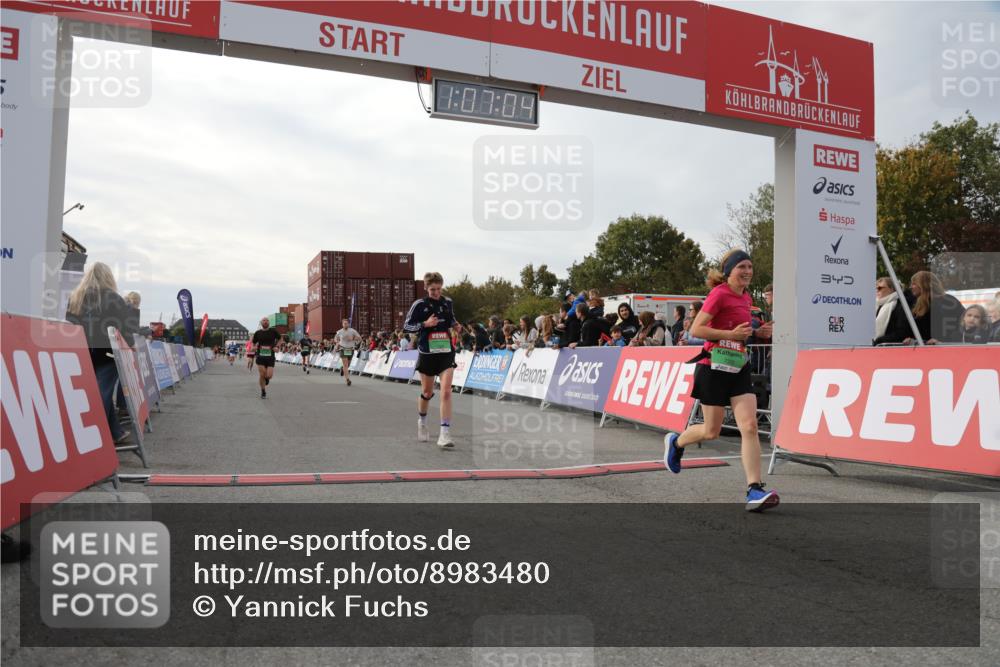 03.10.2025 - Köhlbrandbrückenlauf Yannick Fuchs http://msf.ph/oto/8983480 03.10.2025 16:07:03 Ziel 7174, 7228, 7322, 7995, 8026, 8847, 8866, 9416, 9417 meine-sportfotos.de