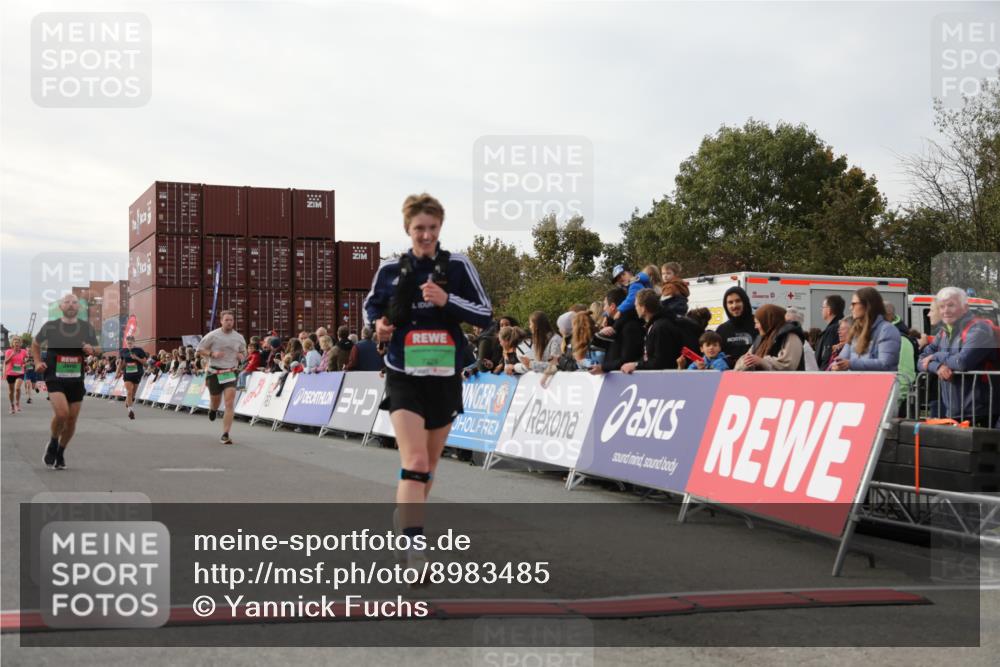 03.10.2025 - Köhlbrandbrückenlauf Yannick Fuchs http://msf.ph/oto/8983485 03.10.2025 16:07:03 Ziel 7174, 7228, 7322, 7995, 8026, 8847, 8866, 9416, 9417 meine-sportfotos.de