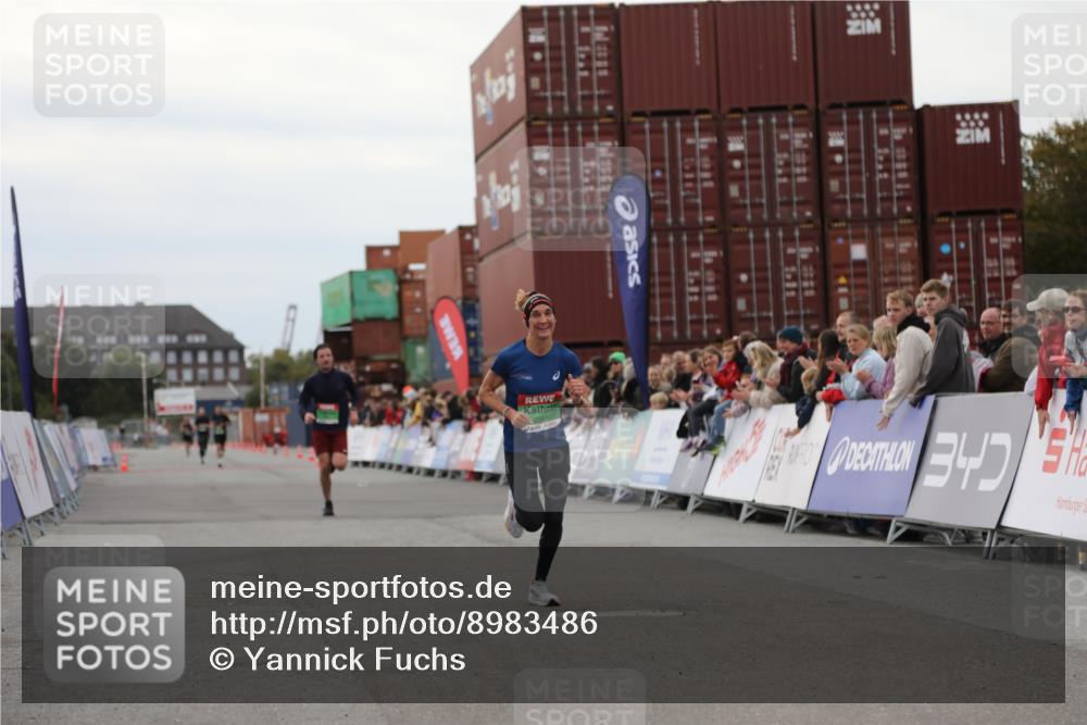03.10.2025 - Köhlbrandbrückenlauf Yannick Fuchs http://msf.ph/oto/8983486 03.10.2025 15:53:02 Ziel 9461, 9591 meine-sportfotos.de