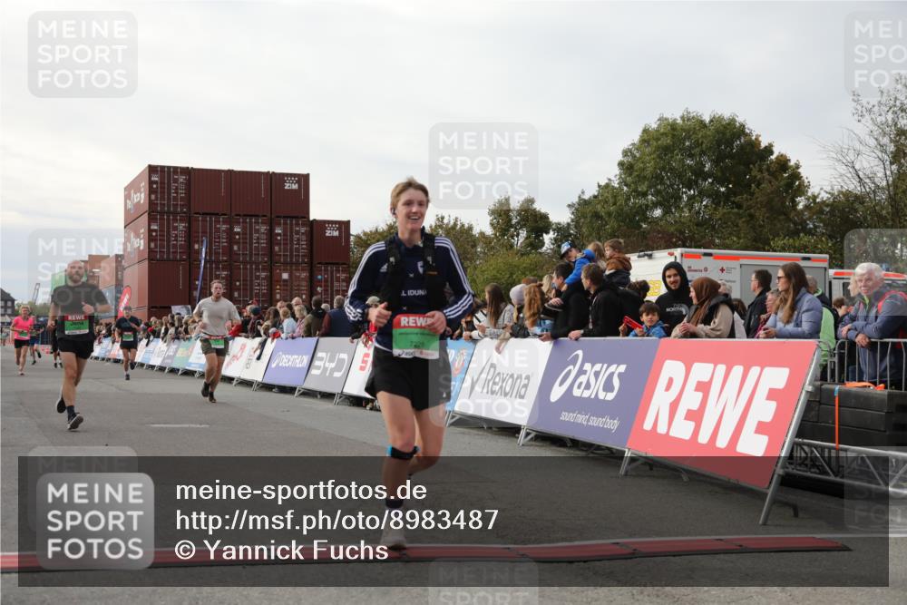 03.10.2025 - Köhlbrandbrückenlauf Yannick Fuchs http://msf.ph/oto/8983487 03.10.2025 16:07:03 Ziel 7174, 7228, 7322, 7995, 8026, 8847, 8866, 9416, 9417 meine-sportfotos.de