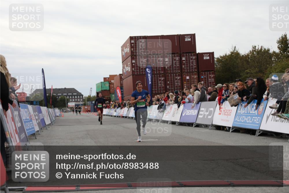 03.10.2025 - Köhlbrandbrückenlauf Yannick Fuchs http://msf.ph/oto/8983488 03.10.2025 15:53:03 Ziel 9461, 9591 meine-sportfotos.de