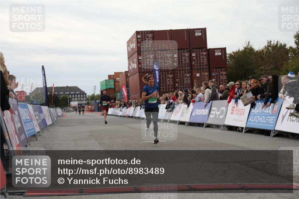 03.10.2025 - Köhlbrandbrückenlauf Yannick Fuchs http://msf.ph/oto/8983489 03.10.2025 15:53:03 Ziel 9461, 9591 meine-sportfotos.de