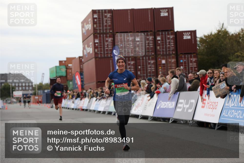 03.10.2025 - Köhlbrandbrückenlauf Yannick Fuchs http://msf.ph/oto/8983491 03.10.2025 15:53:03 Ziel 9461, 9591 meine-sportfotos.de