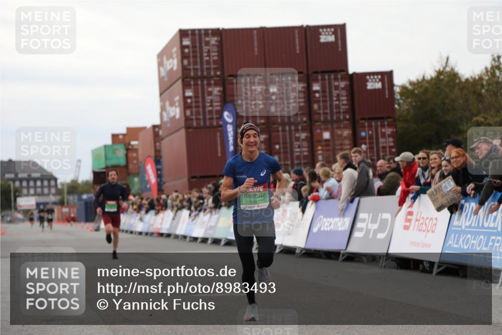 03.10.2025 - Köhlbrandbrückenlauf Yannick Fuchs http://msf.ph/oto/8983493 03.10.2025 15:53:03 Ziel 9461, 9591 meine-sportfotos.de