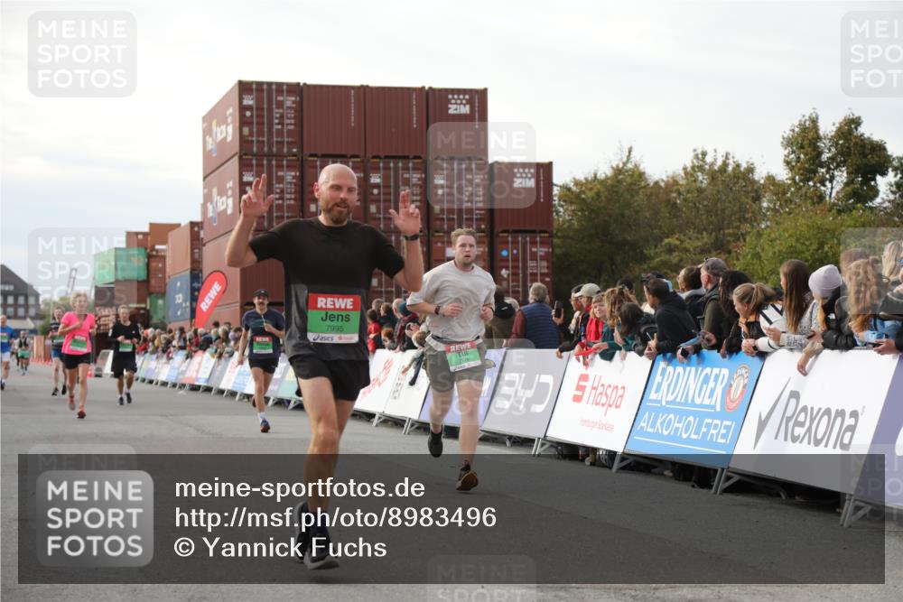 03.10.2025 - Köhlbrandbrückenlauf Yannick Fuchs http://msf.ph/oto/8983496 03.10.2025 16:07:05 Ziel 7174, 7228, 7322, 7995, 8026, 8847, 8925 meine-sportfotos.de