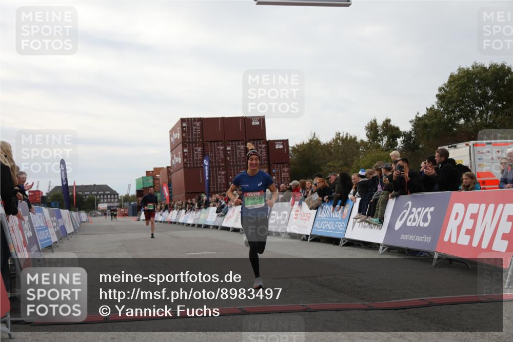 03.10.2025 - Köhlbrandbrückenlauf Yannick Fuchs http://msf.ph/oto/8983497 03.10.2025 15:53:04 Ziel 9461, 9591 meine-sportfotos.de
