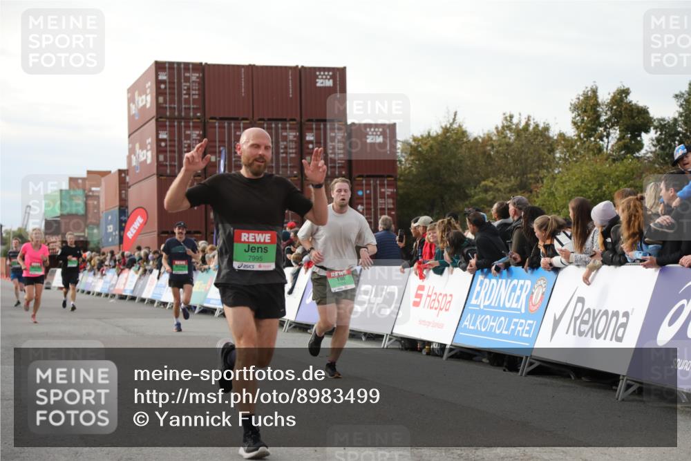 03.10.2025 - Köhlbrandbrückenlauf Yannick Fuchs http://msf.ph/oto/8983499 03.10.2025 16:07:05 Ziel 7174, 7228, 7322, 7995, 8026, 8847, 8925 meine-sportfotos.de