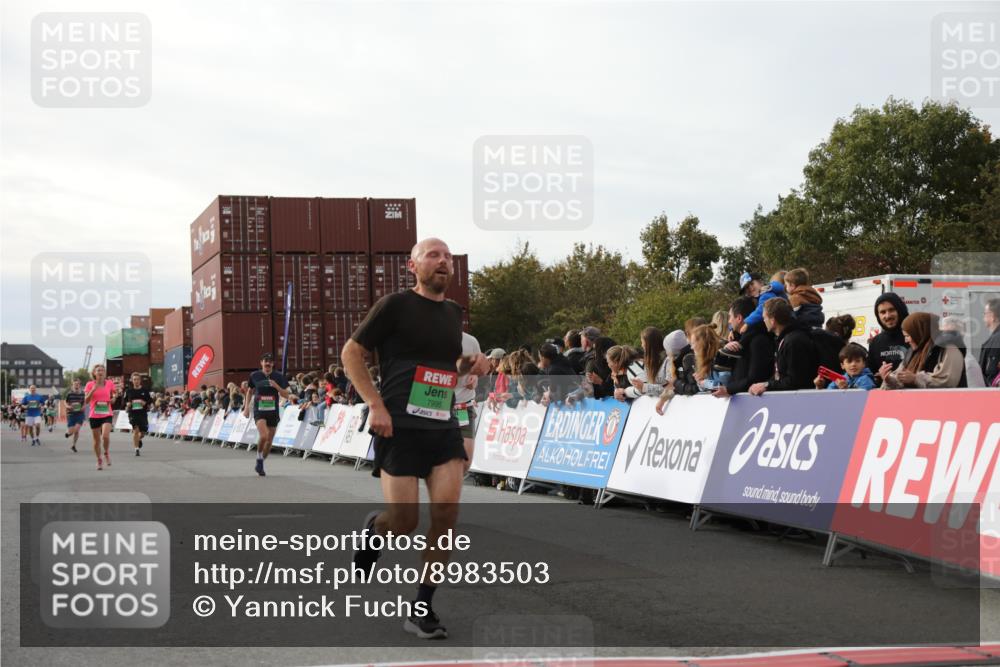 03.10.2025 - Köhlbrandbrückenlauf Yannick Fuchs http://msf.ph/oto/8983503 03.10.2025 16:07:05 Ziel 7174, 7228, 7322, 7995, 8026, 8847, 8925 meine-sportfotos.de