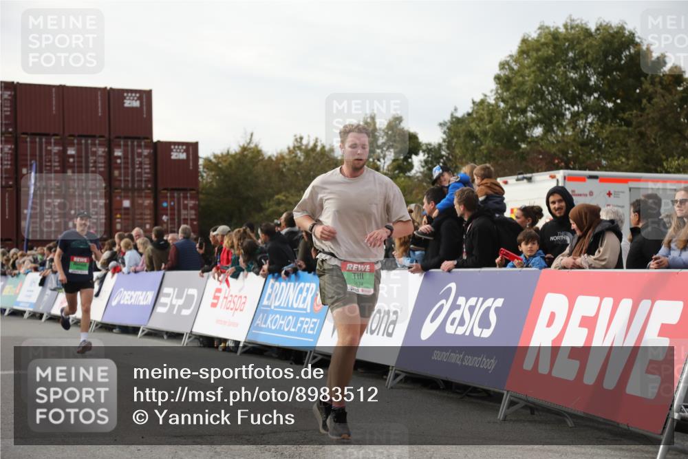 03.10.2025 - Köhlbrandbrückenlauf Yannick Fuchs http://msf.ph/oto/8983512 03.10.2025 16:07:06 Ziel 7174, 7228, 7322, 7560, 7995, 8026, 8847, 8925 meine-sportfotos.de