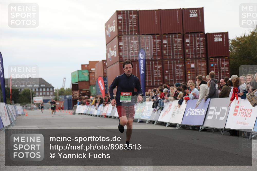 03.10.2025 - Köhlbrandbrückenlauf Yannick Fuchs http://msf.ph/oto/8983513 03.10.2025 15:53:06 Ziel 9461, 9591 meine-sportfotos.de