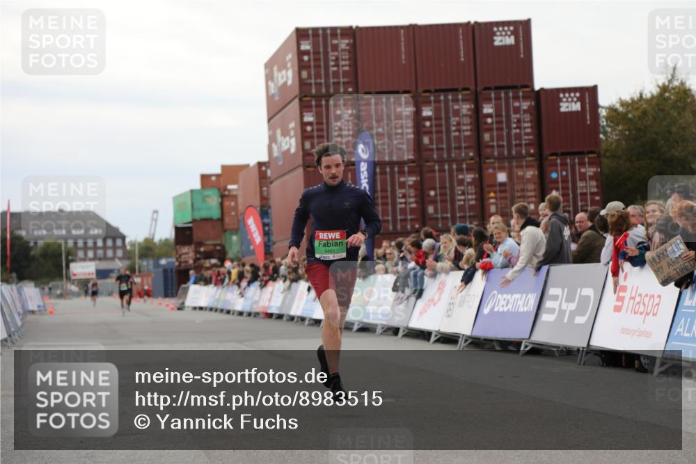 03.10.2025 - Köhlbrandbrückenlauf Yannick Fuchs http://msf.ph/oto/8983515 03.10.2025 15:53:06 Ziel 9461, 9591 meine-sportfotos.de