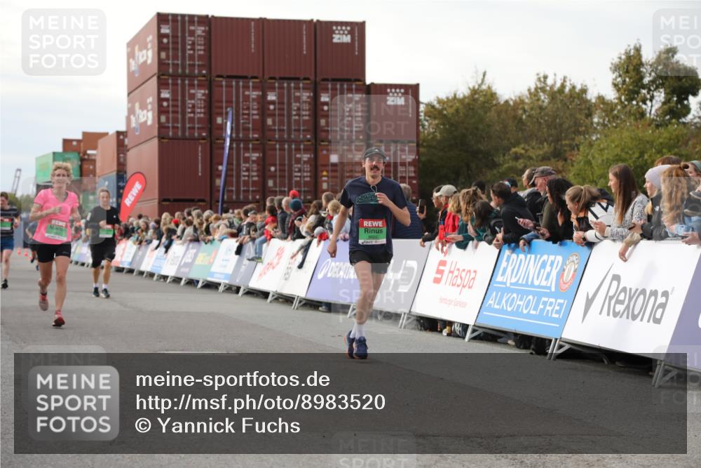 03.10.2025 - Köhlbrandbrückenlauf Yannick Fuchs http://msf.ph/oto/8983520 03.10.2025 16:07:07 Ziel 7174, 7228, 7560, 7995, 8026, 8847, 8925 meine-sportfotos.de