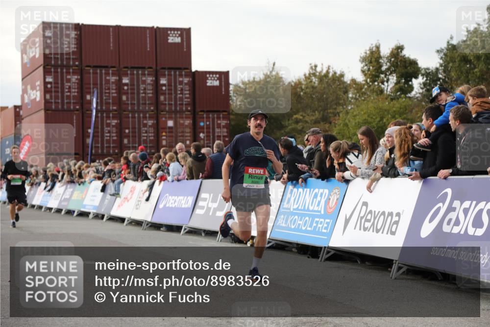 03.10.2025 - Köhlbrandbrückenlauf Yannick Fuchs http://msf.ph/oto/8983526 03.10.2025 16:07:08 Ziel 7174, 7340, 7560, 7995, 8026, 8847, 8925 meine-sportfotos.de