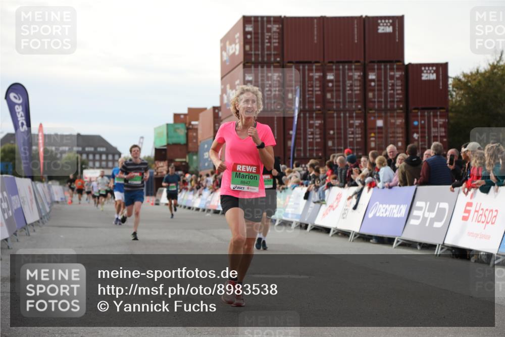 03.10.2025 - Köhlbrandbrückenlauf Yannick Fuchs http://msf.ph/oto/8983538 03.10.2025 16:07:10 Ziel 7174, 7302, 7340, 7560, 8026, 8847, 8925 meine-sportfotos.de
