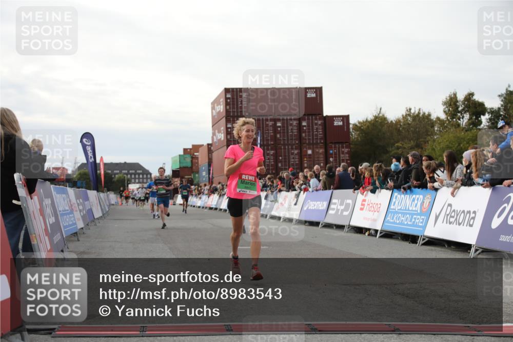 03.10.2025 - Köhlbrandbrückenlauf Yannick Fuchs http://msf.ph/oto/8983543 03.10.2025 16:07:10 Ziel 7174, 7302, 7340, 7560, 8026, 8847, 8925 meine-sportfotos.de