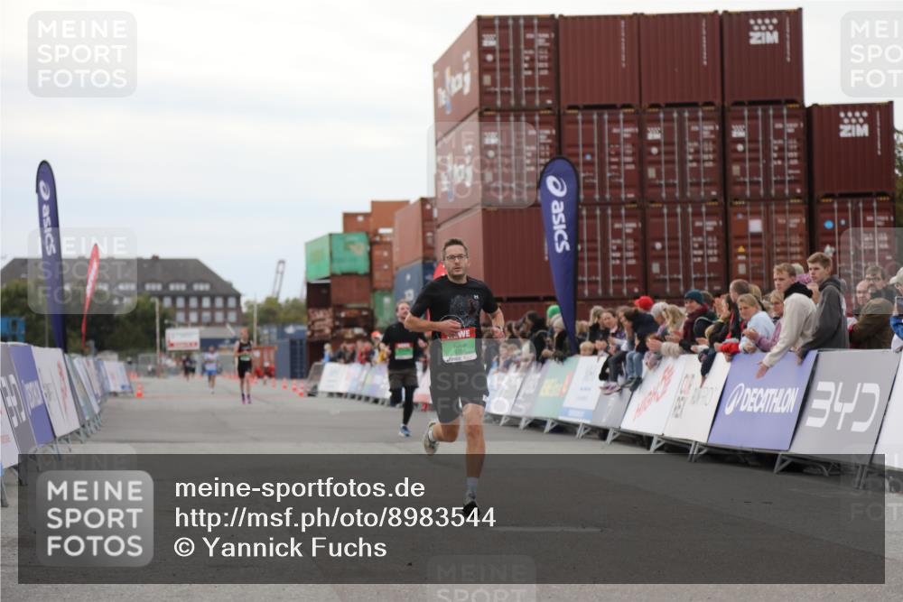03.10.2025 - Köhlbrandbrückenlauf Yannick Fuchs http://msf.ph/oto/8983544 03.10.2025 15:53:18 Ziel 7143, 9707 meine-sportfotos.de