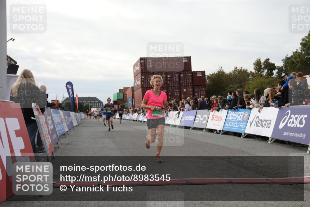 03.10.2025 - Köhlbrandbrückenlauf Yannick Fuchs http://msf.ph/oto/8983545 03.10.2025 16:07:10 Ziel 7174, 7302, 7340, 7560, 8026, 8847, 8925 meine-sportfotos.de
