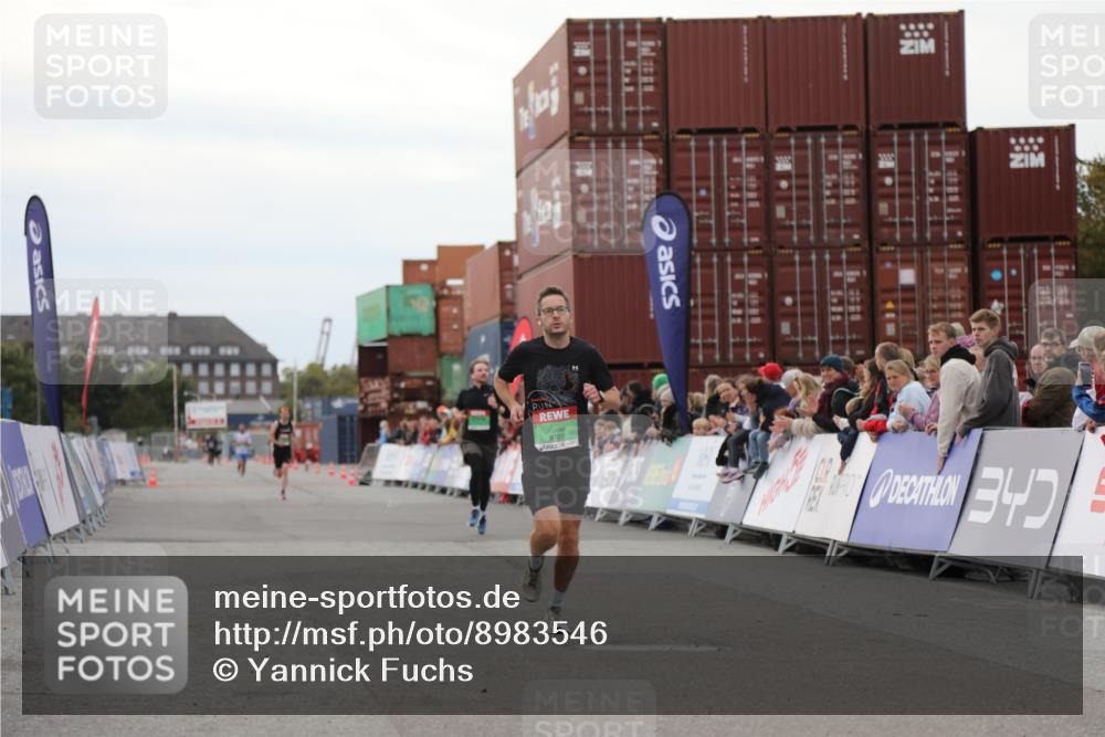 03.10.2025 - Köhlbrandbrückenlauf Yannick Fuchs http://msf.ph/oto/8983546 03.10.2025 15:53:18 Ziel 7143, 9707 meine-sportfotos.de