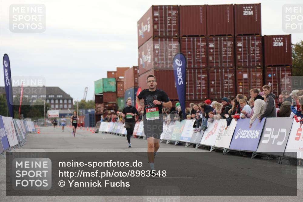 03.10.2025 - Köhlbrandbrückenlauf Yannick Fuchs http://msf.ph/oto/8983548 03.10.2025 15:53:18 Ziel 7143, 9707 meine-sportfotos.de