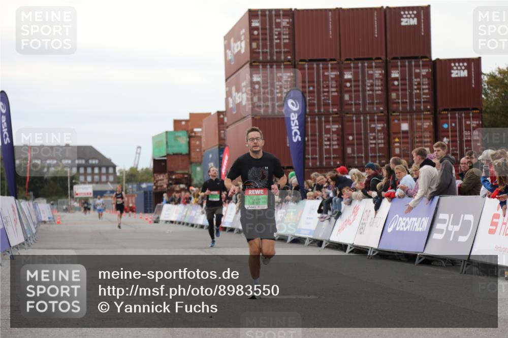 03.10.2025 - Köhlbrandbrückenlauf Yannick Fuchs http://msf.ph/oto/8983550 03.10.2025 15:53:18 Ziel 7143, 9707 meine-sportfotos.de