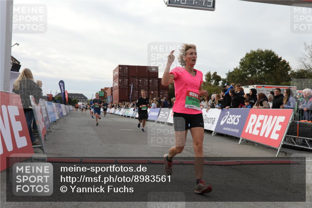 03.10.2025 - Köhlbrandbrückenlauf Yannick Fuchs http://msf.ph/oto/8983561 03.10.2025 16:07:11 Ziel 7093, 7174, 7302, 7340, 7560, 8026, 8847, 8925 meine-sportfotos.de
