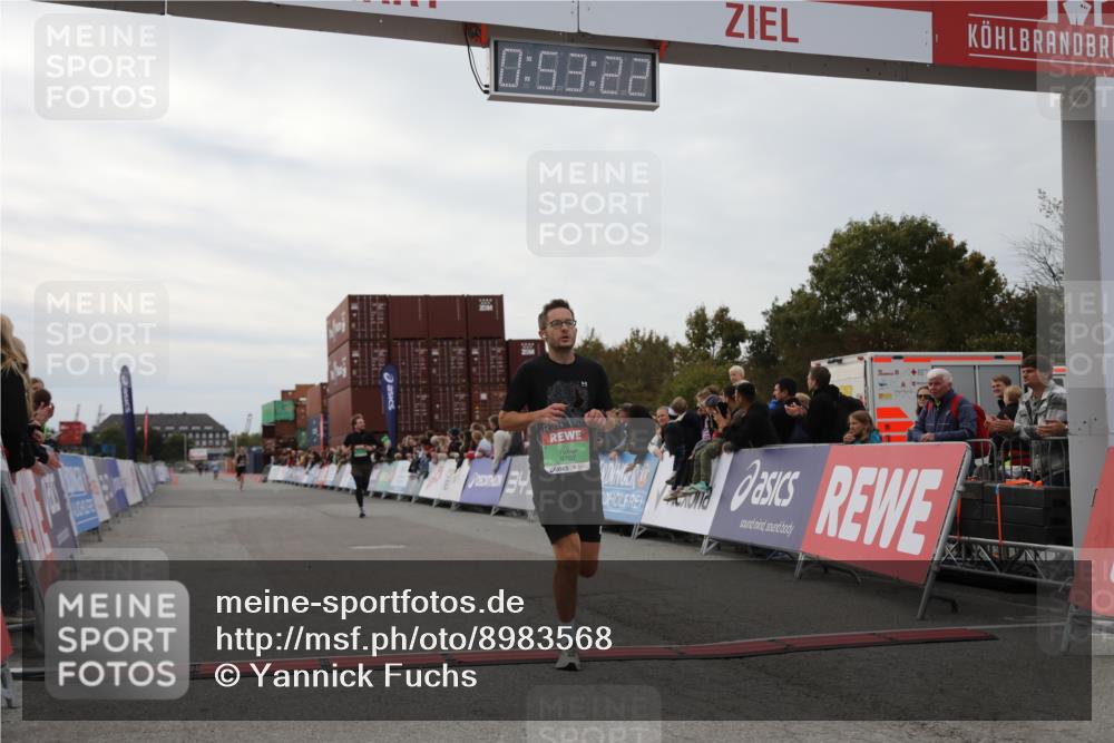 03.10.2025 - Köhlbrandbrückenlauf Yannick Fuchs http://msf.ph/oto/8983568 03.10.2025 15:53:20 Ziel 7143, 9707 meine-sportfotos.de