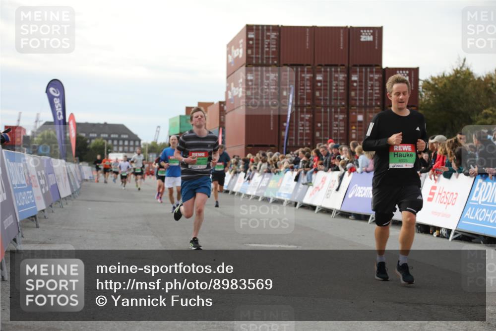 03.10.2025 - Köhlbrandbrückenlauf Yannick Fuchs http://msf.ph/oto/8983569 03.10.2025 16:07:13 Ziel 7093, 7302, 7340, 7560, 8026, 8847, 8925 meine-sportfotos.de