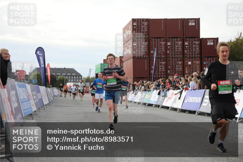 03.10.2025 - Köhlbrandbrückenlauf Yannick Fuchs http://msf.ph/oto/8983571 03.10.2025 16:07:13 Ziel 7093, 7302, 7340, 7560, 8026, 8847, 8925 meine-sportfotos.de