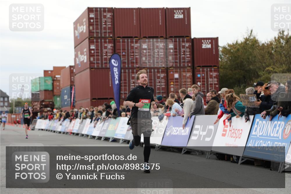 03.10.2025 - Köhlbrandbrückenlauf Yannick Fuchs http://msf.ph/oto/8983575 03.10.2025 15:53:22 Ziel 7143, 9058, 9707 meine-sportfotos.de