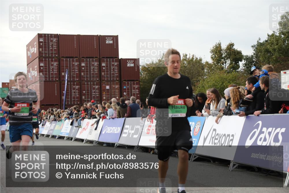 03.10.2025 - Köhlbrandbrückenlauf Yannick Fuchs http://msf.ph/oto/8983576 03.10.2025 16:07:13 Ziel 7093, 7302, 7340, 7560, 8026, 8847, 8925 meine-sportfotos.de
