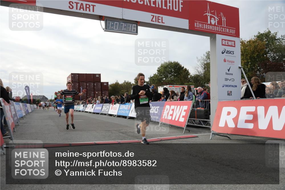 03.10.2025 - Köhlbrandbrückenlauf Yannick Fuchs http://msf.ph/oto/8983582 03.10.2025 16:07:14 Ziel 7093, 7302, 7340, 7560, 8847, 8925 meine-sportfotos.de