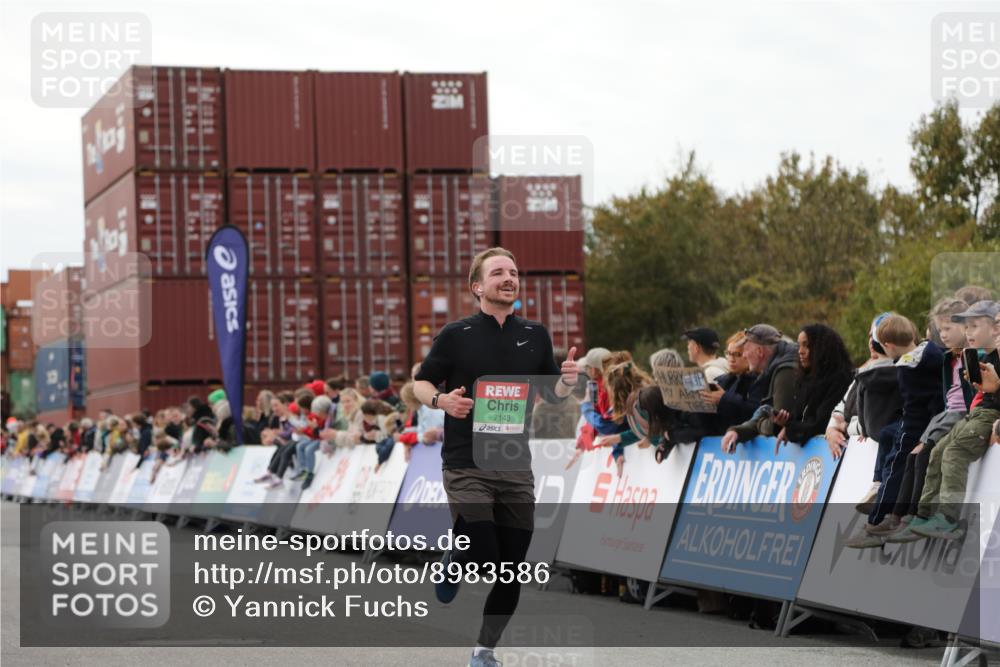03.10.2025 - Köhlbrandbrückenlauf Yannick Fuchs http://msf.ph/oto/8983586 03.10.2025 15:53:23 Ziel 7143, 9058, 9707 meine-sportfotos.de