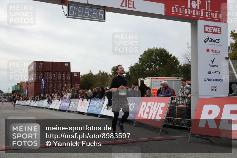 03.10.2025 - Köhlbrandbrückenlauf Yannick Fuchs http://msf.ph/oto/8983597 03.10.2025 15:53:24 Ziel 7143, 9058 meine-sportfotos.de
