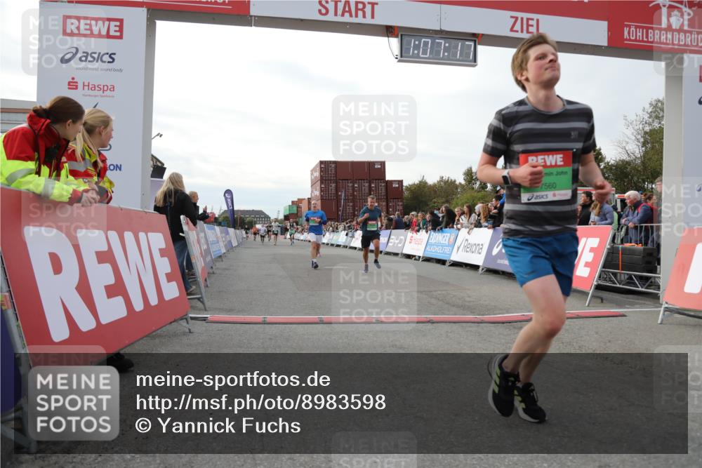 03.10.2025 - Köhlbrandbrückenlauf Yannick Fuchs http://msf.ph/oto/8983598 03.10.2025 16:07:16 Ziel 7093, 7302, 7340, 7402, 7434, 7560, 8925, 9018, 9261 meine-sportfotos.de