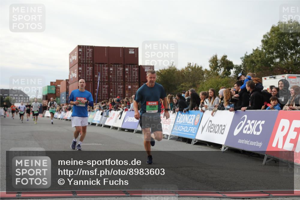 03.10.2025 - Köhlbrandbrückenlauf Yannick Fuchs http://msf.ph/oto/8983603 03.10.2025 16:07:16 Ziel 7093, 7302, 7340, 7402, 7434, 7560, 8925, 9018, 9261 meine-sportfotos.de