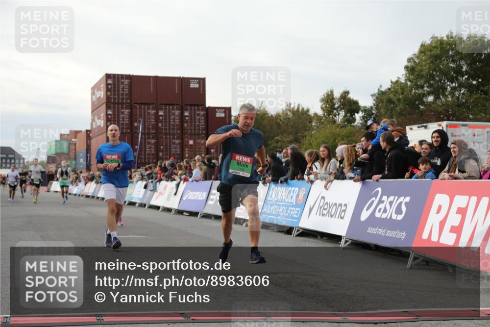 03.10.2025 - Köhlbrandbrückenlauf Yannick Fuchs http://msf.ph/oto/8983606 03.10.2025 16:07:16 Ziel 7093, 7302, 7340, 7402, 7434, 7560, 8925, 9018, 9261 meine-sportfotos.de