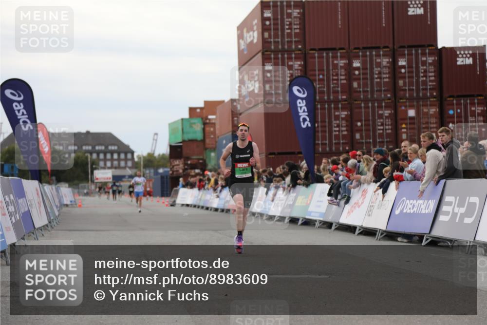 03.10.2025 - Köhlbrandbrückenlauf Yannick Fuchs http://msf.ph/oto/8983609 03.10.2025 15:53:27 Ziel 7143, 9058 meine-sportfotos.de