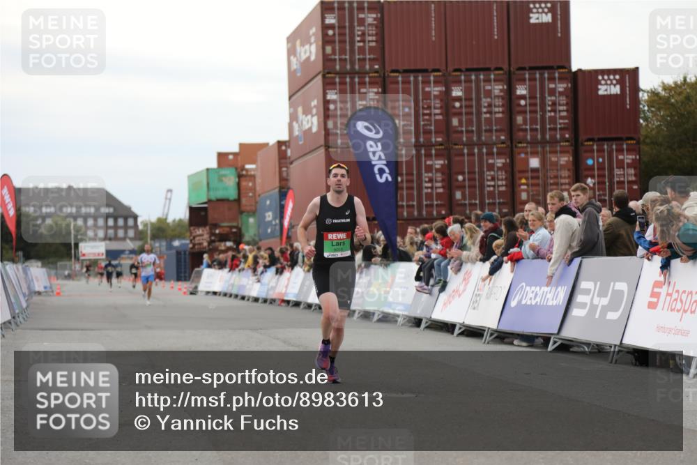 03.10.2025 - Köhlbrandbrückenlauf Yannick Fuchs http://msf.ph/oto/8983613 03.10.2025 15:53:28 Ziel 7143, 9058 meine-sportfotos.de