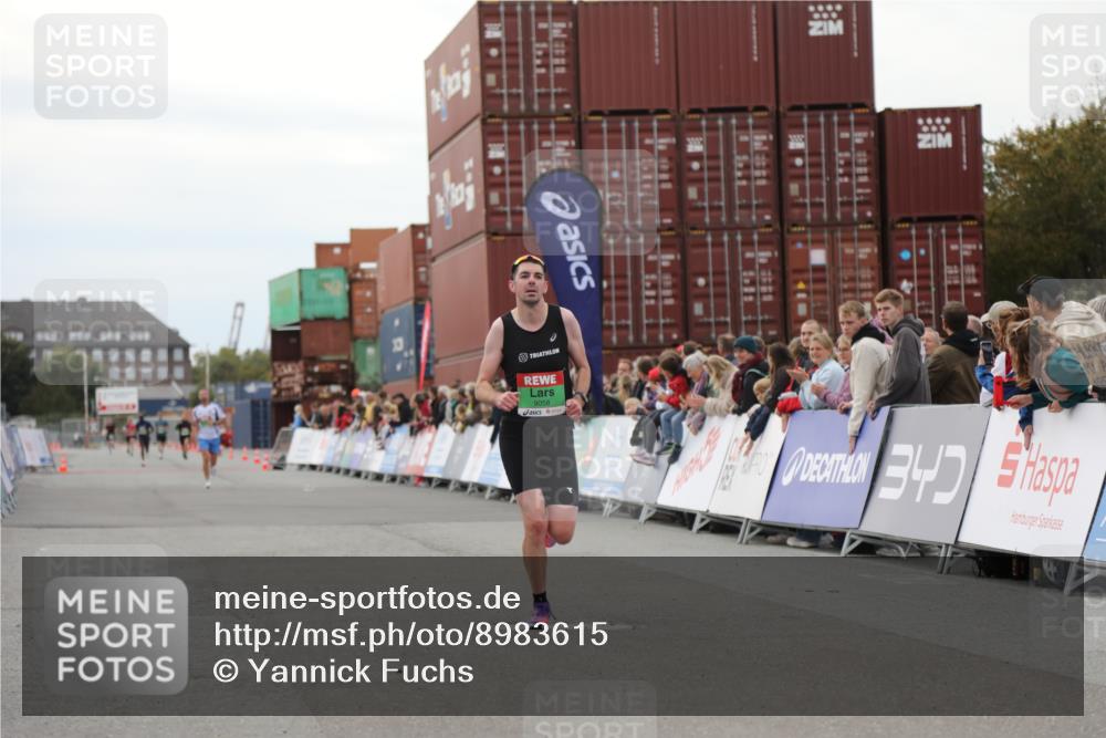 03.10.2025 - Köhlbrandbrückenlauf Yannick Fuchs http://msf.ph/oto/8983615 03.10.2025 15:53:28 Ziel 7143, 9058 meine-sportfotos.de