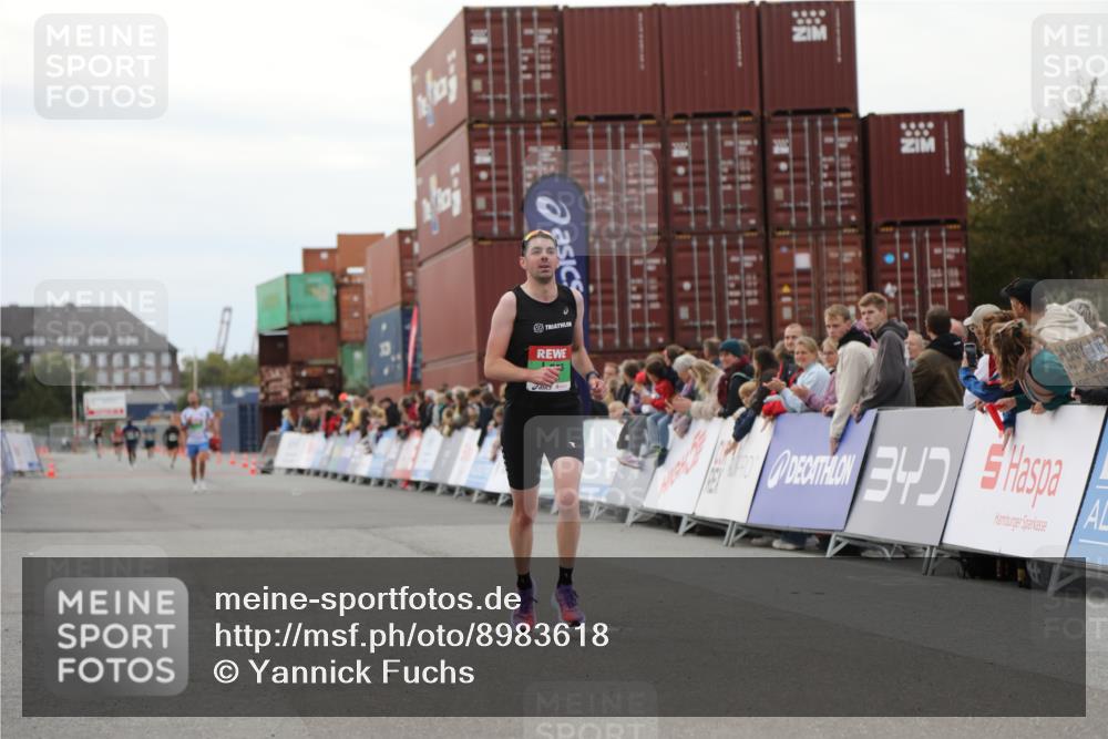 03.10.2025 - Köhlbrandbrückenlauf Yannick Fuchs http://msf.ph/oto/8983618 03.10.2025 15:53:28 Ziel 7143, 9058 meine-sportfotos.de