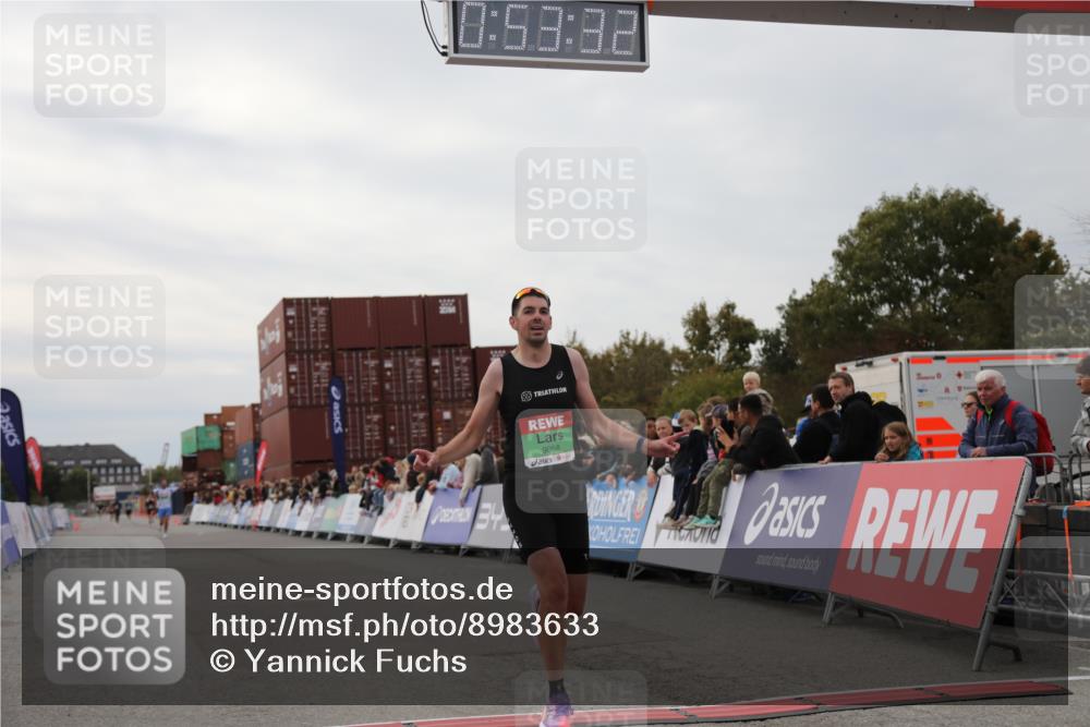 03.10.2025 - Köhlbrandbrückenlauf Yannick Fuchs http://msf.ph/oto/8983633 03.10.2025 15:53:30 Ziel 9058 meine-sportfotos.de