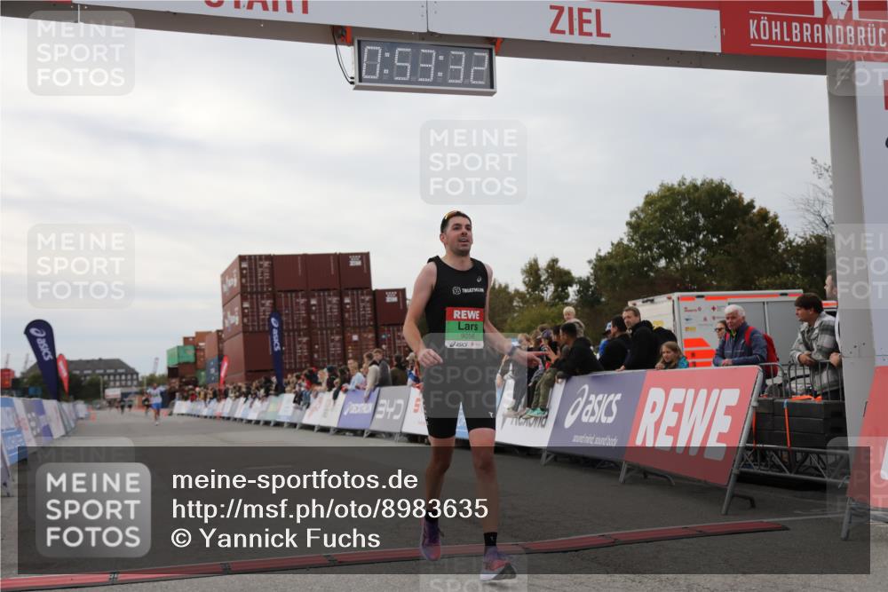 03.10.2025 - Köhlbrandbrückenlauf Yannick Fuchs http://msf.ph/oto/8983635 03.10.2025 15:53:31 Ziel 9058 meine-sportfotos.de