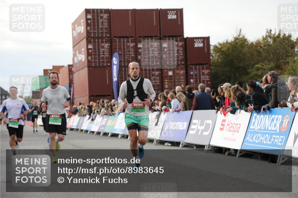 03.10.2025 - Köhlbrandbrückenlauf Yannick Fuchs http://msf.ph/oto/8983645 03.10.2025 16:07:22 Ziel 7056, 7071, 7093, 7172, 7302, 7402, 7434, 7499, 9018, 9261 meine-sportfotos.de
