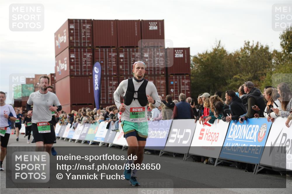 03.10.2025 - Köhlbrandbrückenlauf Yannick Fuchs http://msf.ph/oto/8983650 03.10.2025 16:07:22 Ziel 7056, 7071, 7093, 7172, 7302, 7402, 7434, 7499, 9018, 9261 meine-sportfotos.de