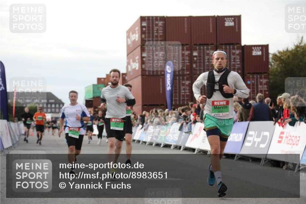 03.10.2025 - Köhlbrandbrückenlauf Yannick Fuchs http://msf.ph/oto/8983651 03.10.2025 16:07:22 Ziel 7056, 7071, 7093, 7172, 7302, 7402, 7434, 7499, 9018, 9261 meine-sportfotos.de