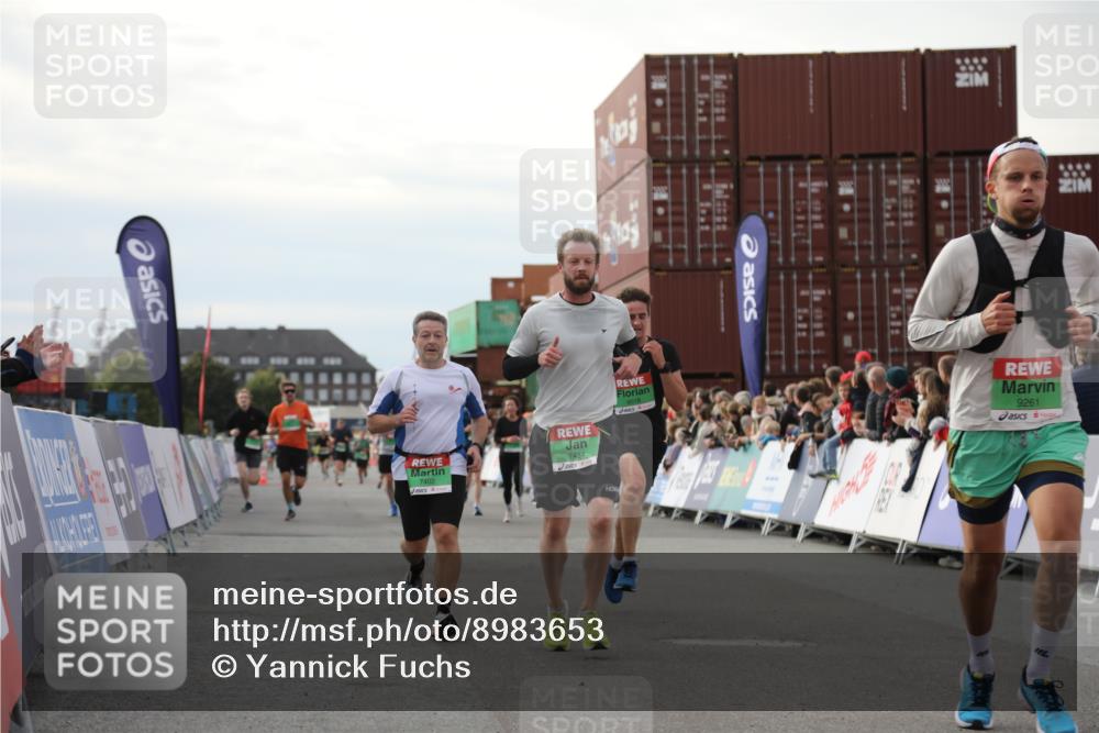 03.10.2025 - Köhlbrandbrückenlauf Yannick Fuchs http://msf.ph/oto/8983653 03.10.2025 16:07:22 Ziel 7056, 7071, 7093, 7172, 7302, 7402, 7434, 7499, 9018, 9261 meine-sportfotos.de